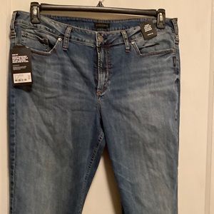 Silver Jeans Co. Avery Curvy Fit High Waist Slim Boot Jeans 18W L33 NWT